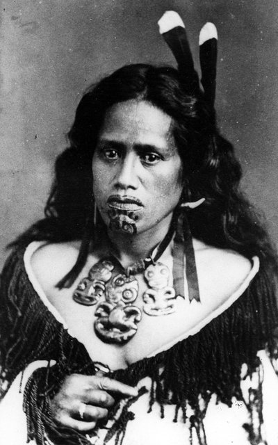 1880年以前のマオリの女性の肖像 作： New Zealand Photographer